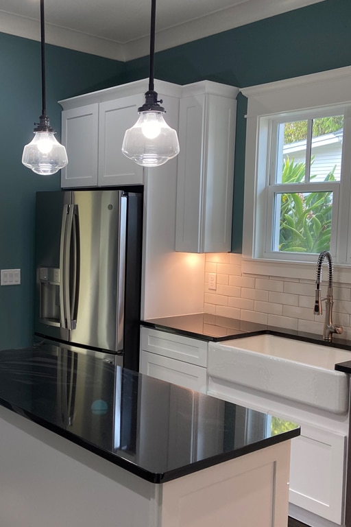 Accent-Lyons-Kitchen